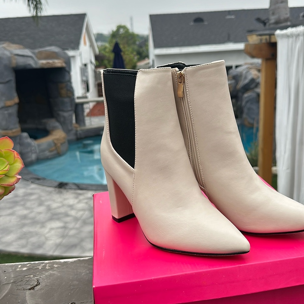 Off white botties.